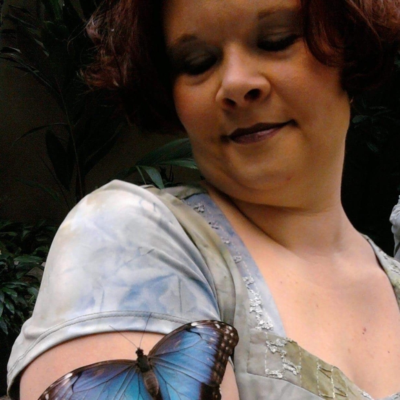 Meet your Posher, Tracey - Picture 1 of 1